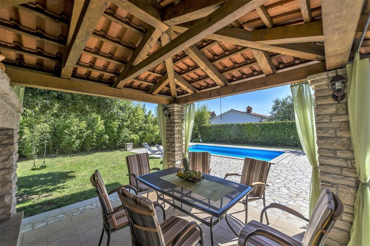 Spacious Three-Bedroom Villa Balun With Pool Porec Exterior photo